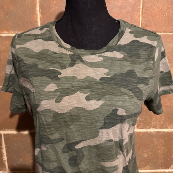 Old Navy Camo Print Crew Neck Short Sleeve T-Shirt Women's M Medium - Picture 3 of 8